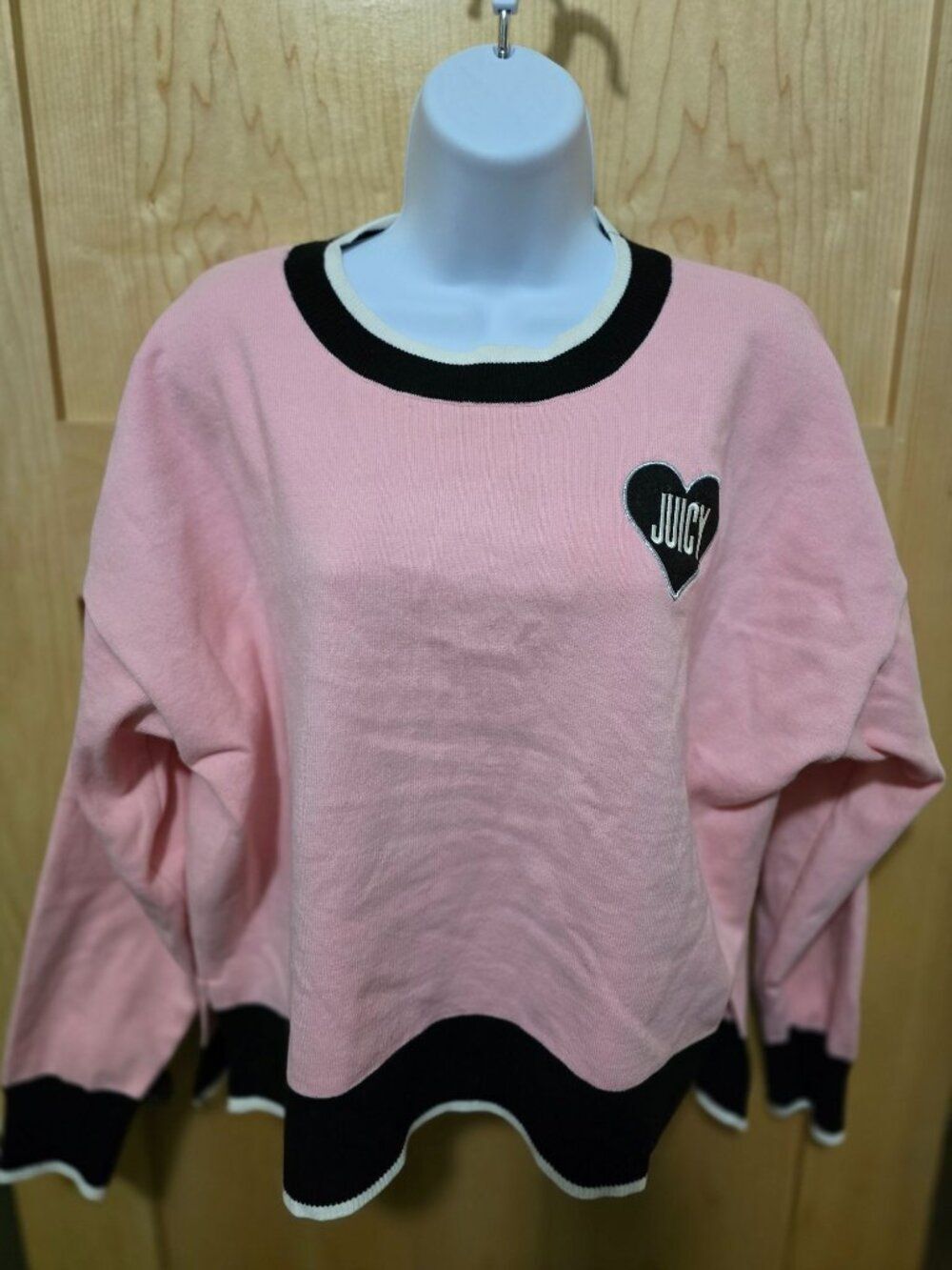 Juicy Couture Pink & Black Heart Logo Sweater Large 80% Acrylic 20% Polyester Wo